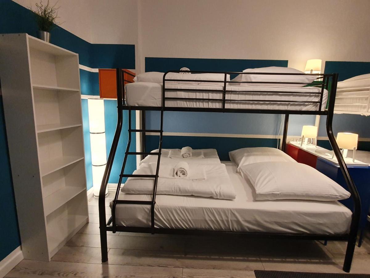 Central Lichtenberger Apartment For 6 People Берлин Екстериор снимка