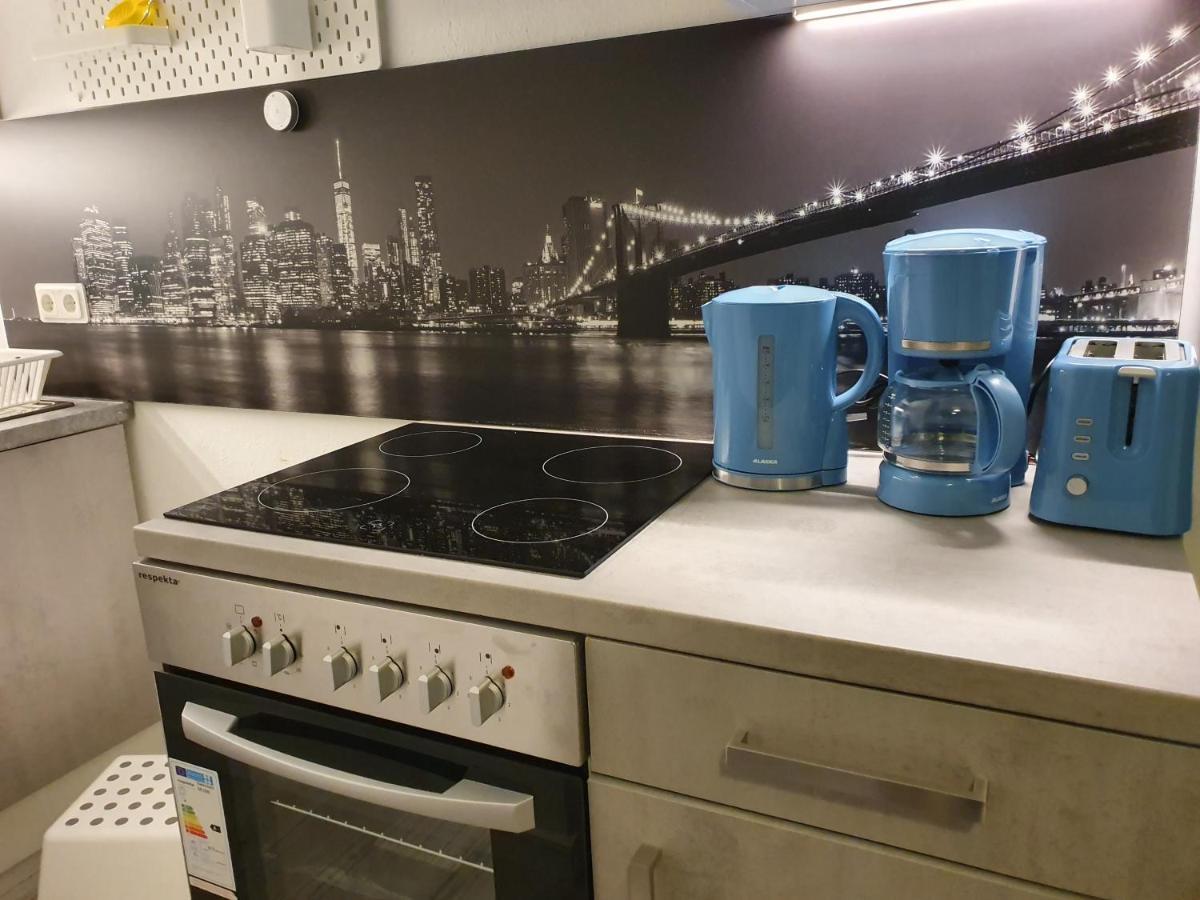 Central Lichtenberger Apartment For 6 People Берлин Екстериор снимка