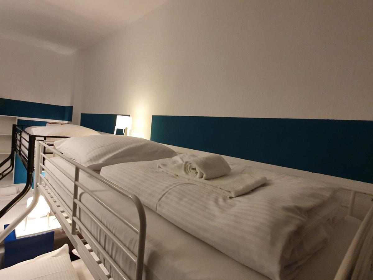Central Lichtenberger Apartment For 6 People Берлин Екстериор снимка