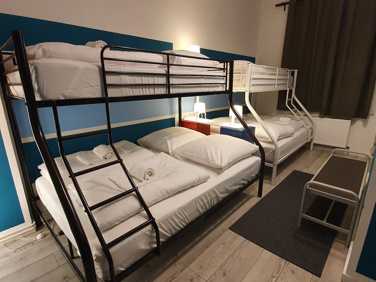 Central Lichtenberger Apartment For 6 People Берлин Екстериор снимка