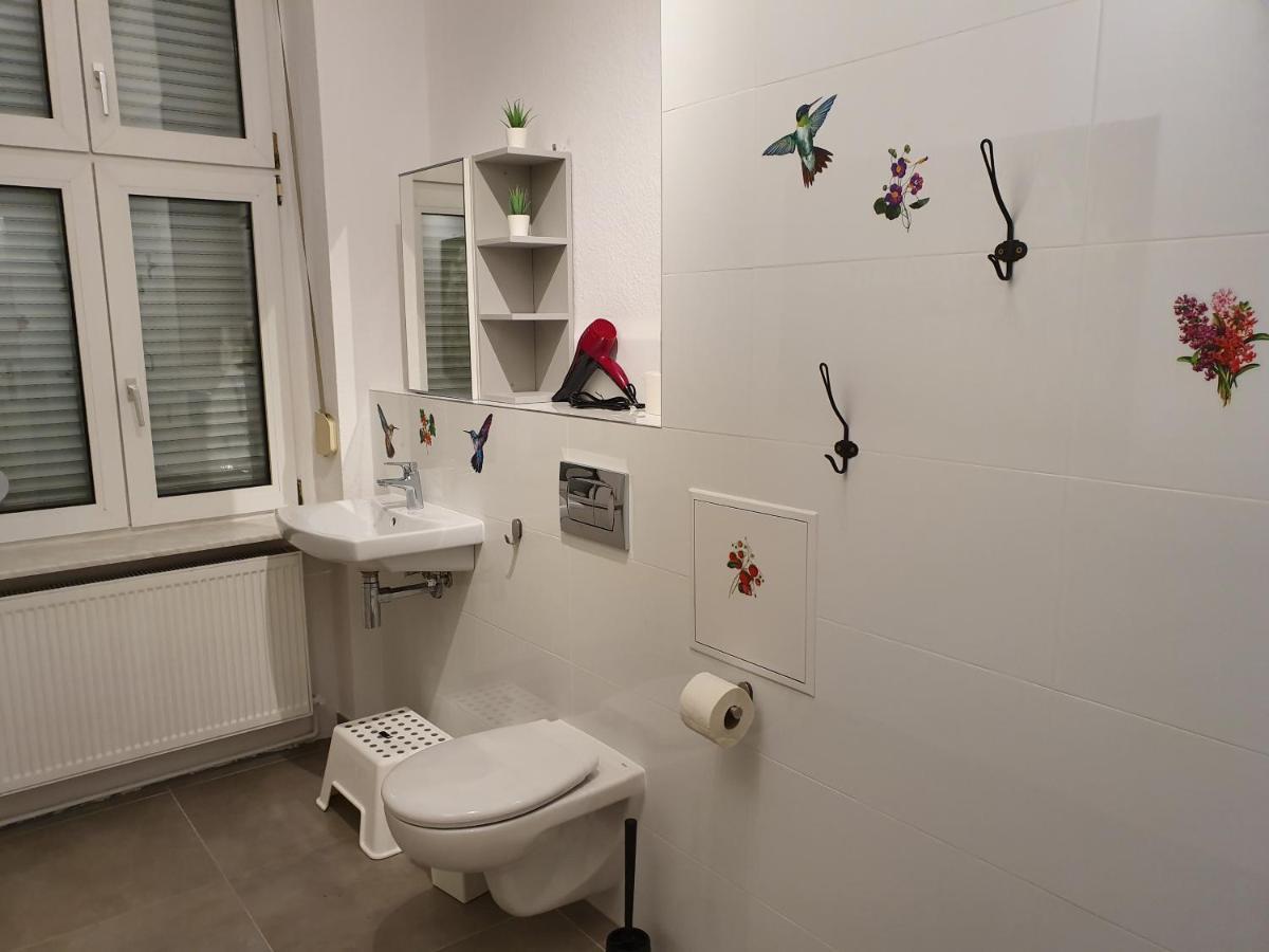 Central Lichtenberger Apartment For 6 People Берлин Екстериор снимка